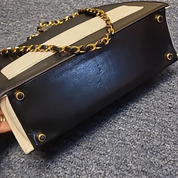 Vintage Chanel Bag - Picture 9 of 12